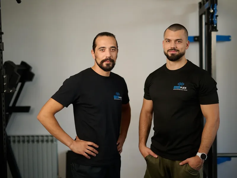 Matej Mlinarić i Dominik Zglavnik ispred FizioFlexa u Zagrebu